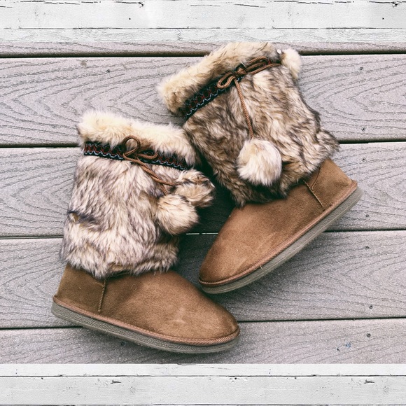 JustFab Shoes - 🔥SALE 🔥 Cozy Moccasin Boot